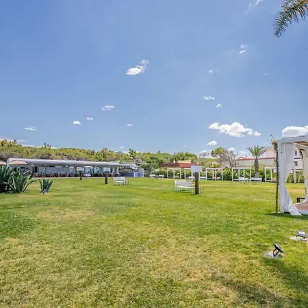 Club 93 Hotel 4*